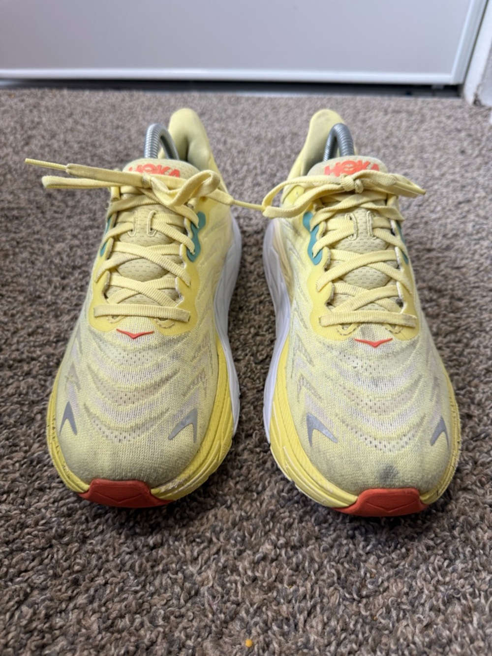 Hoka One One arahi 6 Yellow Running Shoes - Picture 2 of 7